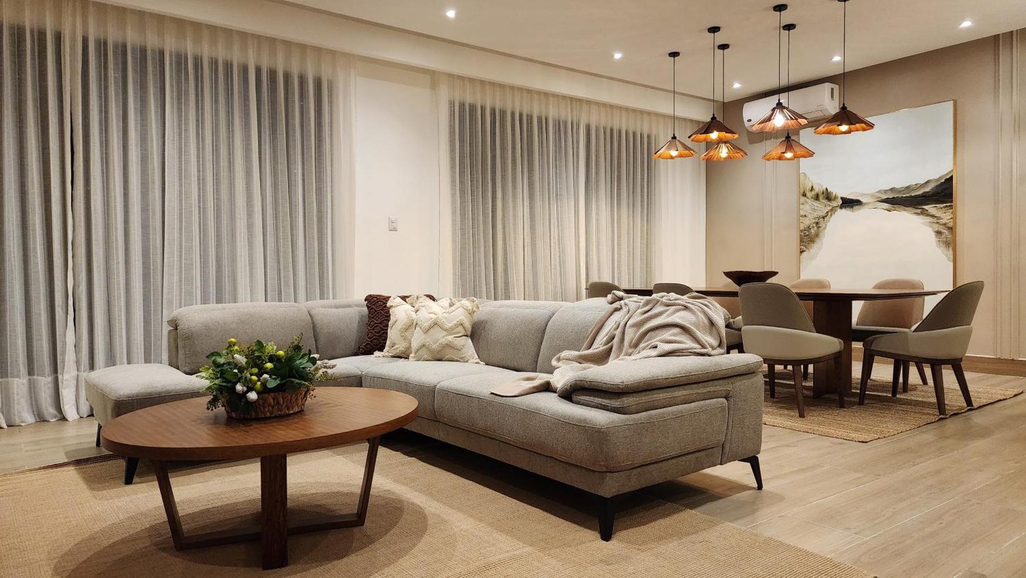 Exclusive * Private And Housekeeping